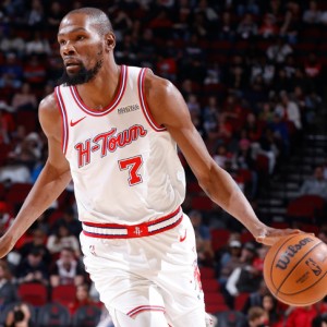 b体育app-活塞vs火箭前瞻：火箭背靠背体能堪忧，活塞冲击五连胜